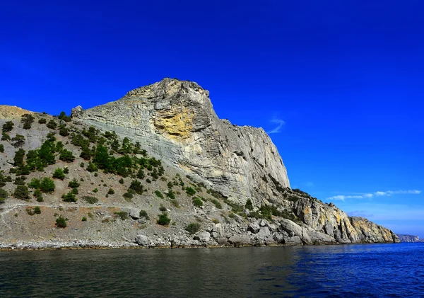 Kayalık sahil şeridi — Stok fotoğraf