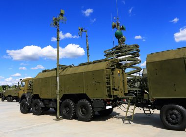 Askeri araç antenler 