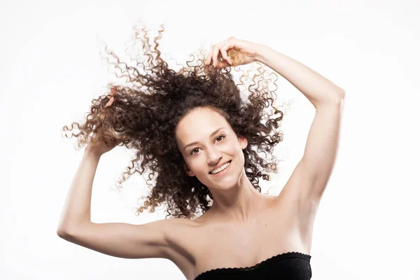 Hermosa Chica Morena Con Pelo Rizado Largo Aire Retrato Estudio —  Fotos de Stock