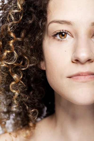 Beautiful Brunette Girl Long Curly Hair Closeup Studio Portrait Serious — Stock Photo, Image