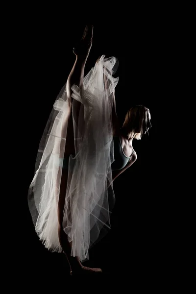 Bailarina Con Vestido Blanco Top Negro Posando Sobre Fondo Negro —  Fotos de Stock