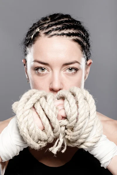 Menina com retrato de corda — Fotografia de Stock