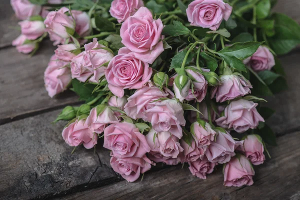 핑크 장미 꽃다발의 이미지를 닫습니다 — 스톡 사진