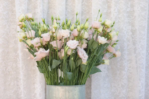 Bouquets de fleurs, bouquet de fleurs de Lisianthus — Photo