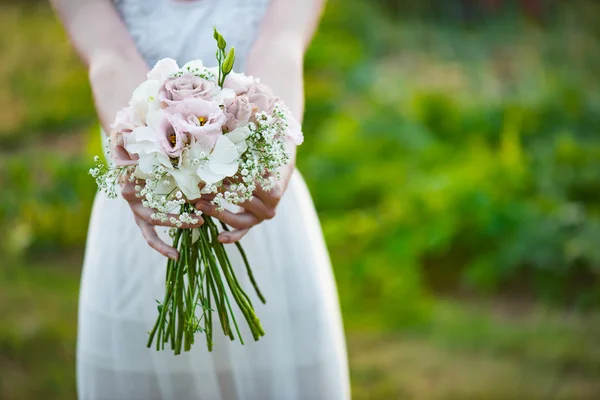 Bruids boeket, bruiloft bloemen — Stockfoto