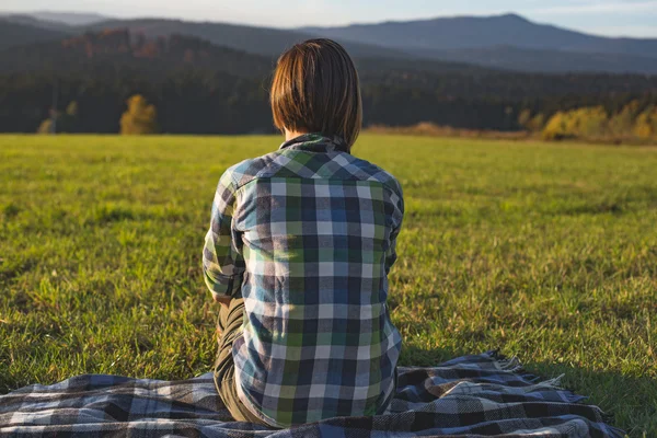 Aktif kadın açık yalan