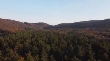 Dağlardaki sonbahar manzarası, İHA görüntüleri.