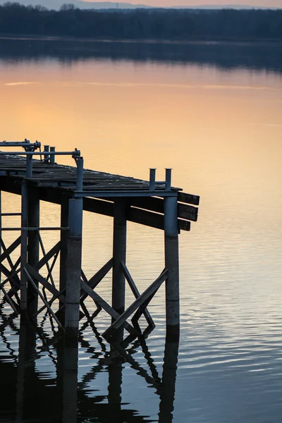 Zonsopgang op de pier — Stockfoto