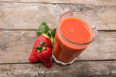 Çilekli Smoothie