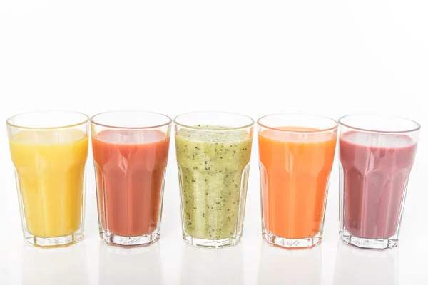 Friskt blandad fruktsmoothie — Stockfoto