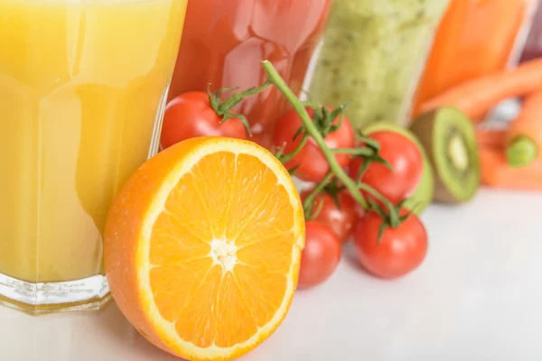 Healthy mixed fruit smoothie — Stock Photo, Image