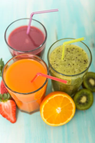 Healthy mixed fruit smoothie — Stock Photo, Image