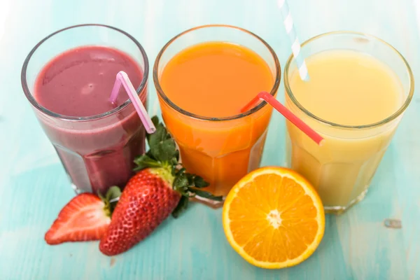 Gesunde Mischfrucht-Smoothie — Stockfoto