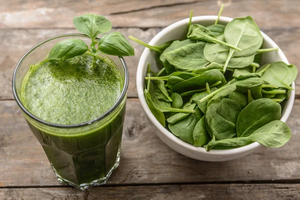 Smoothie sain aux légumes verts — Photo