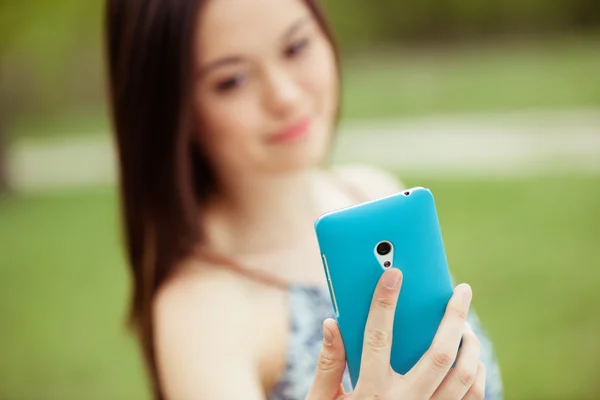 Selfie, Bella ragazza scattata foto di se stessa, instagram — Foto Stock