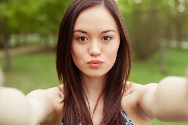 Selfie, Beautiful meisje genomen foto's van haar zelf, instagram — Stockfoto