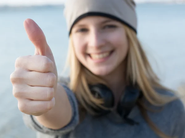 Niedliche blonde Frau Porträt — Stockfoto