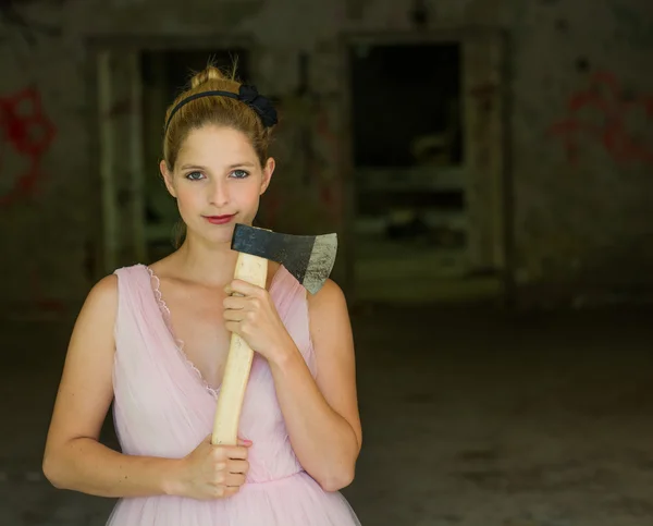 Mulher assassina em série bonito — Fotografia de Stock