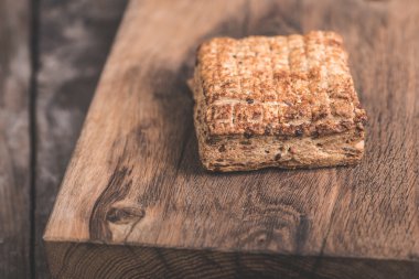 Fırın Ürün ahşap arka plan üzerinde