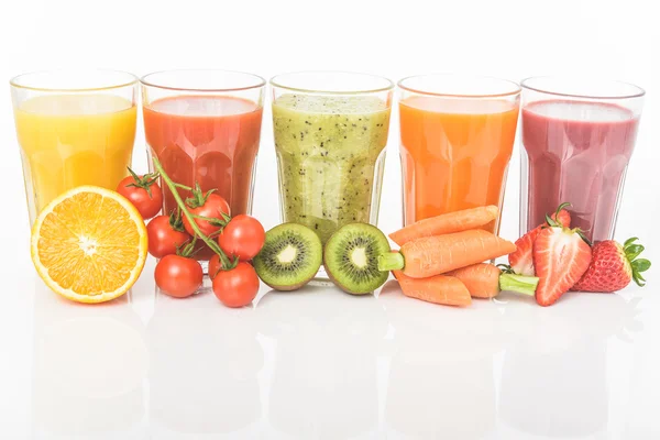 Gesunde Smoothies im Glas — Stockfoto