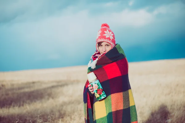 Nomad woman posing outdoor — Stock Photo, Image