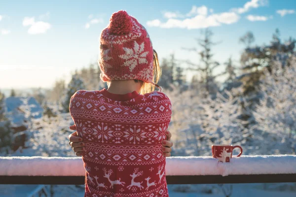 Young woman breathing fresh air — Stock Photo, Image