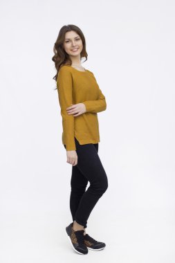 güzel esmer gülümseyen