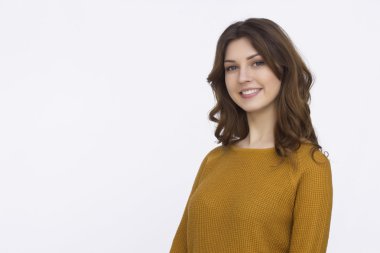 Turuncu kazaklı güzel kız