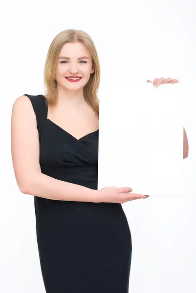 Frau im schwarzen Kleid — Stockfoto