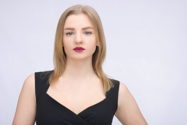 Güzel bir kadının portresi