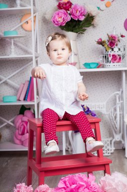 Tatlı küçük kız