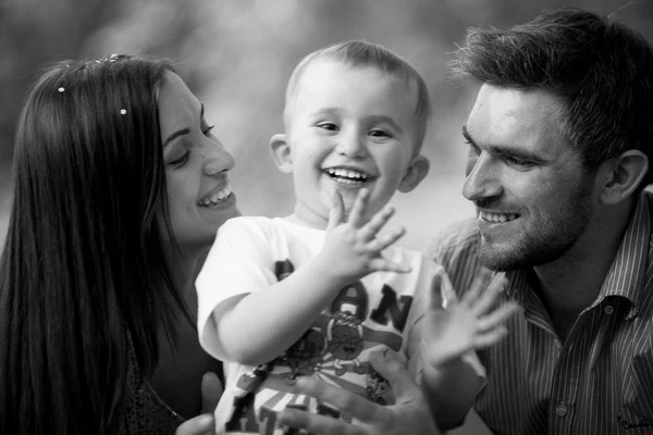 Glückliches Familienporträt — Stockfoto