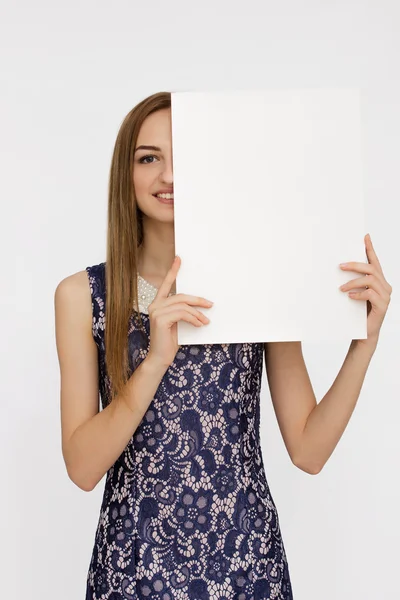 Retrato de mujer en vestido colorido — Foto de Stock