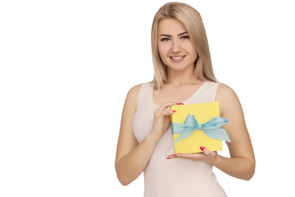 Young woman portrait holding gift — Stock Photo, Image