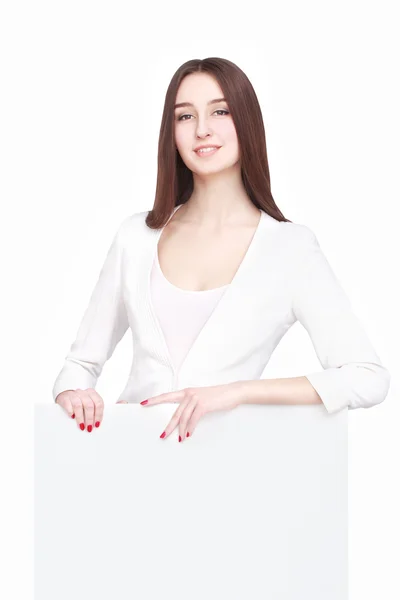 Mulher feliz segurando papel branco em branco — Fotografia de Stock