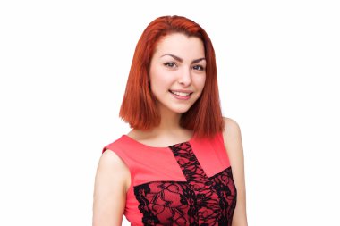 Pembe elbiseli güzel bir kadın.