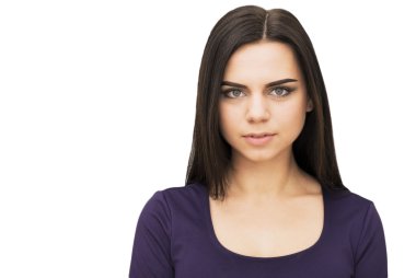 Beyaz arka planda izole edilmiş genç bir kadın