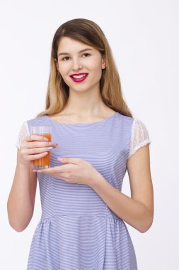 Meyve ile mutlu kadın