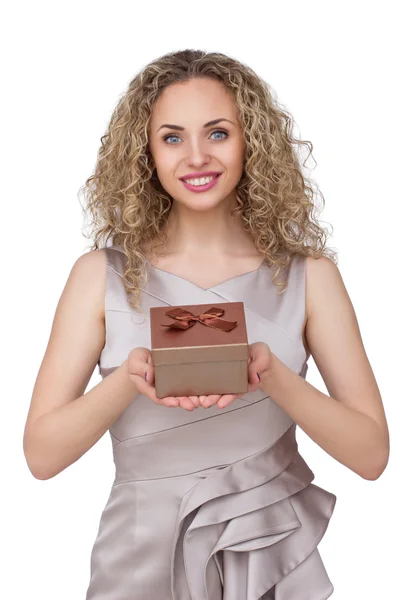 Mujer joven retrato sosteniendo regalo —  Fotos de Stock