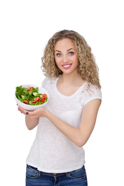 Kadın modeli tutun yeşil salata — Stok fotoğraf