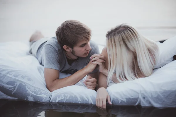 Portrait of young couple in love — Stock Photo, Image