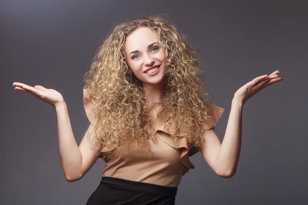Portrait of perfect woman with curly hair — Stock Photo, Image