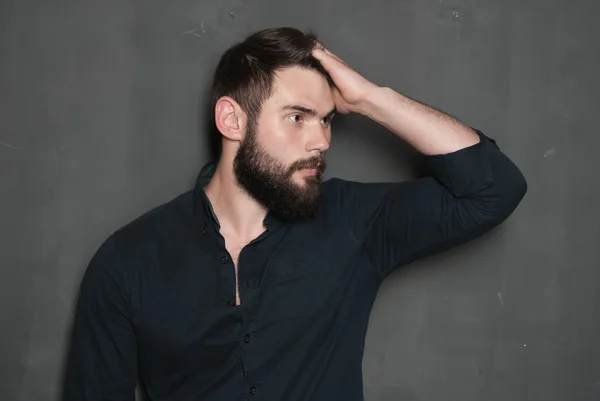 Retrato de homem bonito com barba — Fotografia de Stock