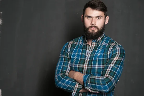 Portrait de bel homme à la barbe — Photo