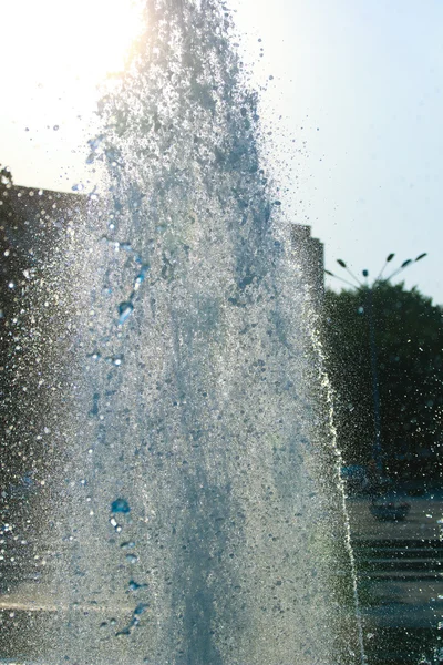 El chorro de agua de una fuente — Foto de Stock