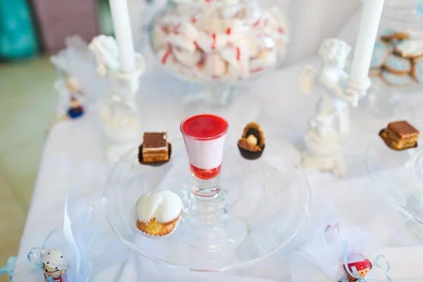 Serving holiday table with white and blue colors — Stock Photo, Image