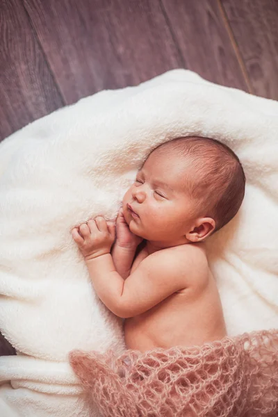 Söta nyfödda baby — Stockfoto