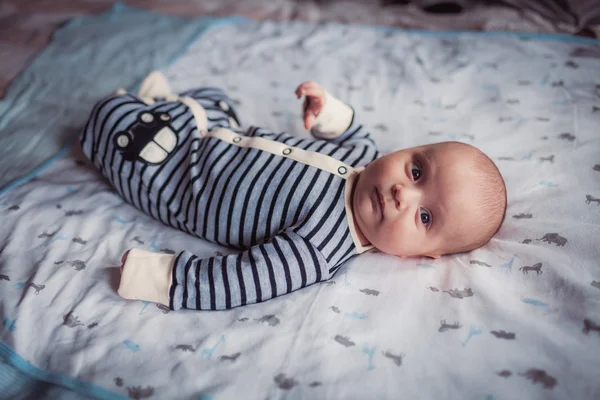 Söt liten bebis — Stockfoto