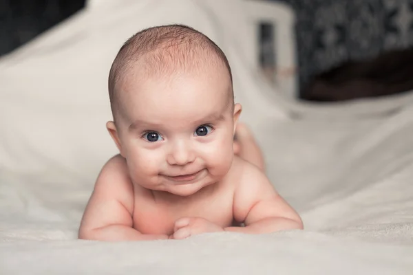 Söt liten bebis — Stockfoto