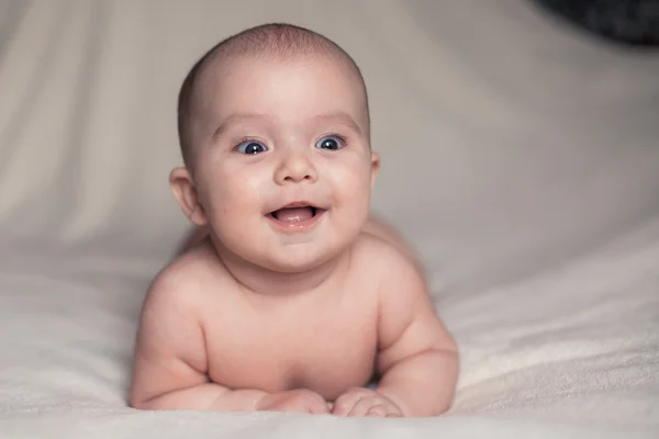 Söt liten bebis — Stockfoto